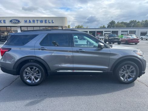 New 2025 Ford Explorer Active w/ Active Comfort Package image 28