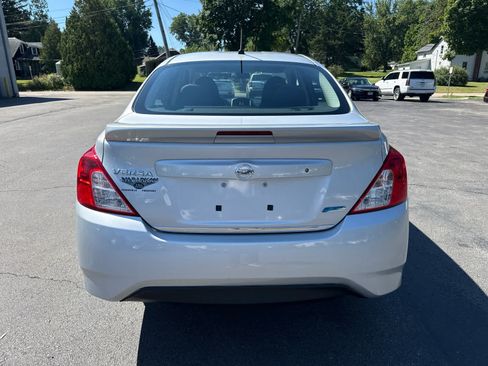 Used 2015 Nissan Versa S Plus FWD image 4