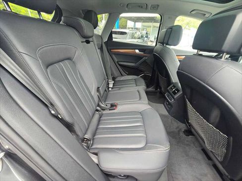 Used 2023 Audi Q5 2.0T Premium Plus w/ Premium Plus Package AWD/4WD image 12