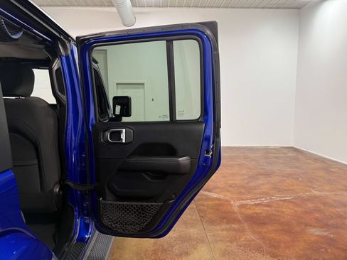 Used 2018 Jeep Wrangler Unlimited Sahara AWD/4WD image 63