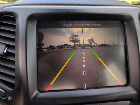 Used 2016 Jeep Cherokee Limited FWD image 18