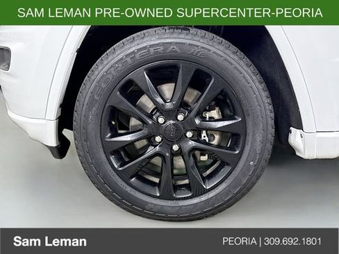 Used 2022 Jeep Grand Cherokee Laredo X image 30