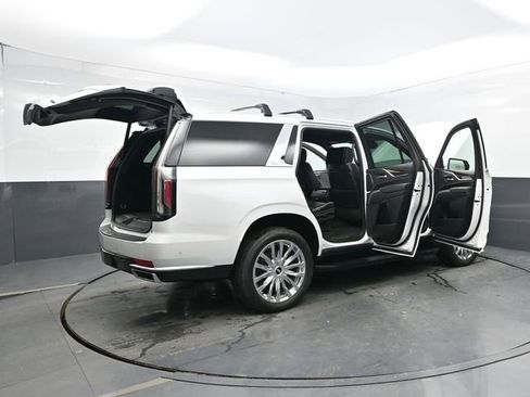 Used 2021 Cadillac Escalade Premium Luxury image 47