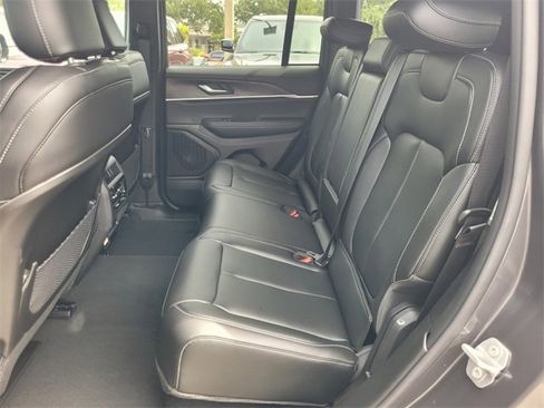 New 2025 Jeep Grand Cherokee Limited image 6