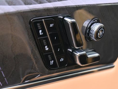 New 2025 Cadillac Escalade IQ Luxury 2 AWD/4WD image 14