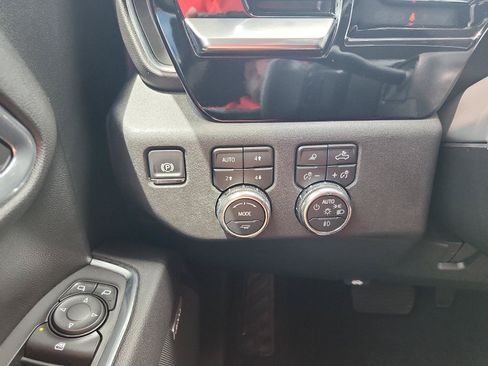 Used 2025 GMC Sierra 1500 Elevation w/ Elevation Premium Package AWD/4WD image 24