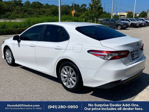 Used 2018 Toyota Camry LE FWD image 10