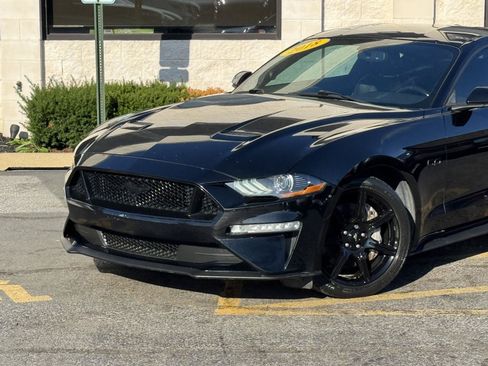 Used 2018 Ford Mustang GT Premium w/ Black Accent Package RWD image 6