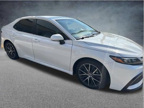 Used 2023 Toyota Camry SE FWD image 9