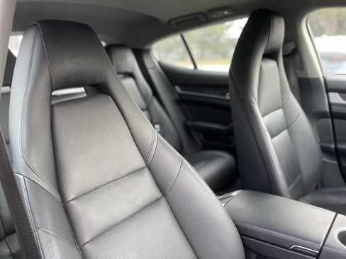 Used 2016 Porsche Panamera 4 Edition image 17