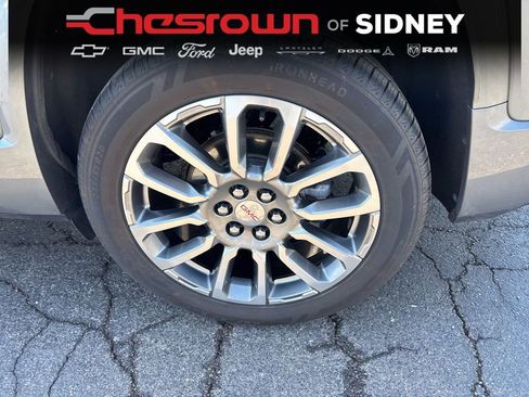 Used 2021 GMC Acadia Denali w/ Denali Ultimate Package AWD/4WD image 10