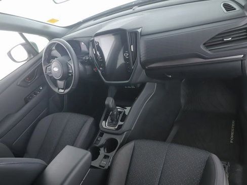 Used 2025 Subaru Forester Premium image 28