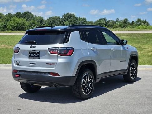 Used 2024 Jeep Compass Trailhawk AWD/4WD image 7