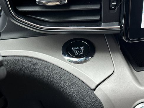 Used 2024 Ford Explorer XLT w/ Equipment Group 202A image 25