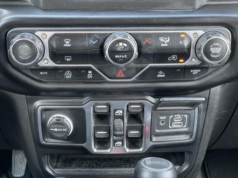 Used 2022 Jeep Gladiator Sport AWD/4WD image 26