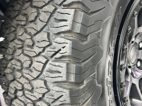 Certified 2021 Jeep Wrangler Unlimited Rubicon w/ Xtreme Recon 35" Tire Package image 33