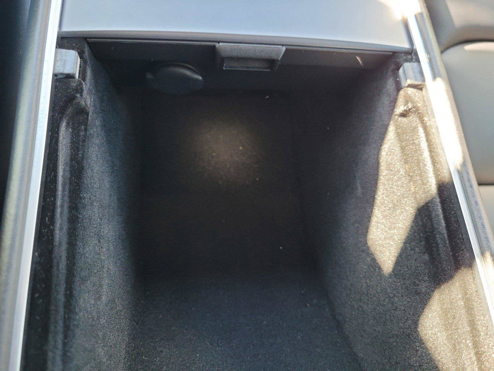 Used 2022 Tesla Model Y Long Range AWD/4WD image 26