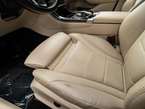 Used 2018 Mercedes-Benz GLC 300 4MATIC image 35