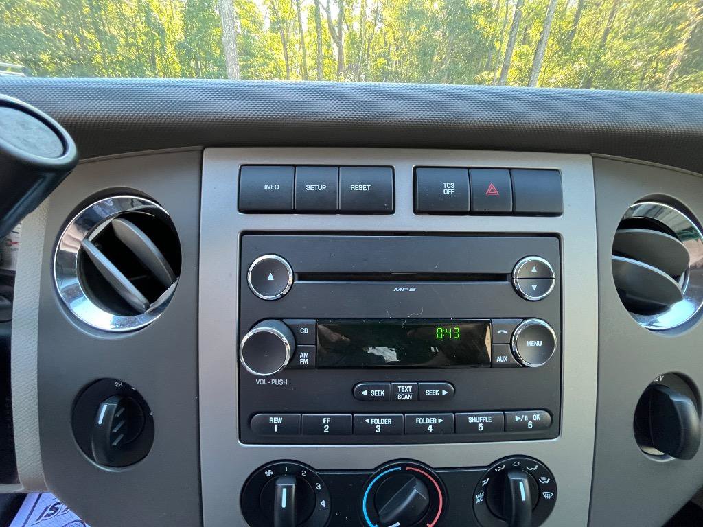 Used 2013 Ford Expedition XL w/ HD Trailer Tow Pkg AWD/4WD image 24