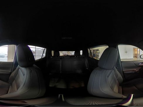 Used 2025 Chevrolet Equinox LT image 41