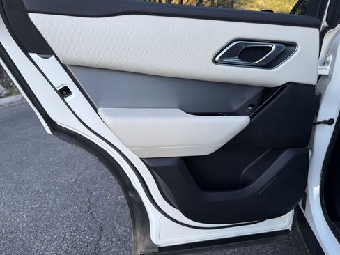 Used 2020 Land Rover Range Rover Velar R-Dynamic S image 34