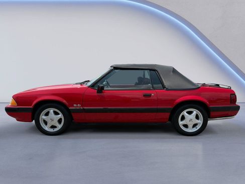Used 1991 Ford Mustang LX RWD image 6