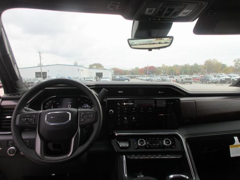 New 2026 GMC Sierra 2500 Denali Ultimate image 17