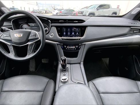 Used 2025 Cadillac XT5 Premium Luxury image 16