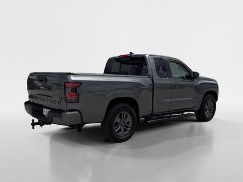 Used 2025 Nissan Frontier SV RWD image 5