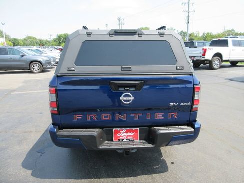 Used 2022 Nissan Frontier SV AWD/4WD image 7