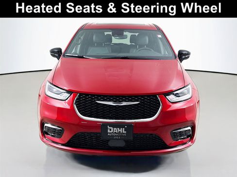 New 2026 Chrysler Pacifica Select AWD/4WD image 2