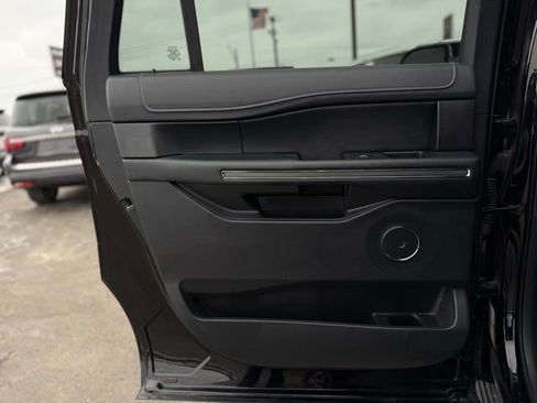 Used 2024 Ford Expedition Max XLT image 16