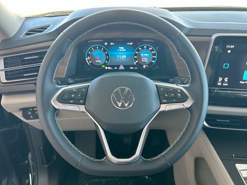 New 2026 Volkswagen Atlas SE image 17