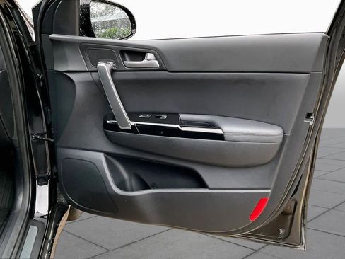 Used 2021 Kia Sportage S w/ S AWD Premium Package image 21
