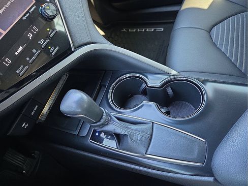 Used 2018 Toyota Camry SE w/ Audio Package FWD image 25