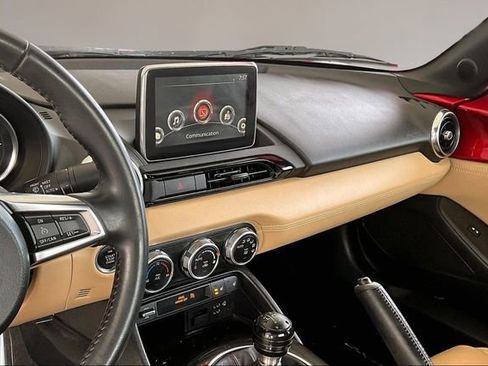Used 2017 MAZDA MX-5 Miata RF Grand Touring image 9