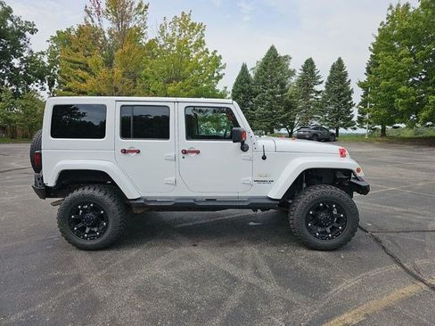 Used 2012 Jeep Wrangler Unlimited Sahara w/ Dual Top Group AWD/4WD image 6