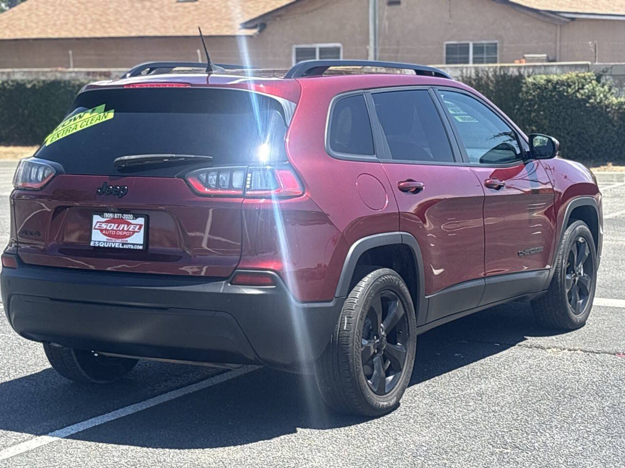 Used 2021 Jeep Cherokee Latitude Plus AWD/4WD image 7