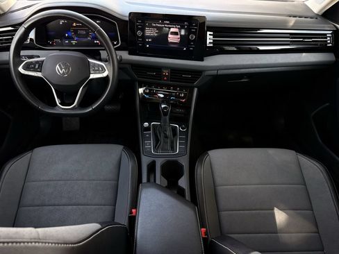 Used 2025 Volkswagen Jetta SE FWD image 12