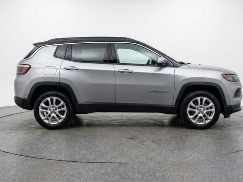 Used 2025 Jeep Compass Limited AWD/4WD image 11