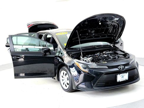 Certified 2024 Toyota Corolla LE image 9