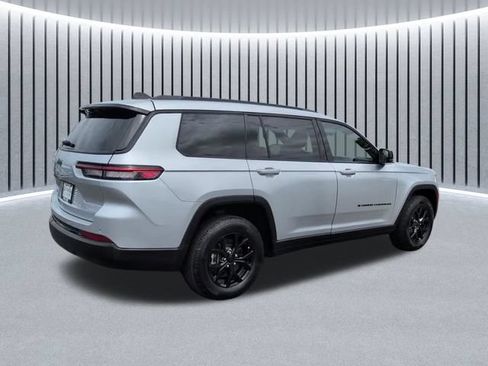 Used 2024 Jeep Grand Cherokee L Laredo AWD/4WD image 4