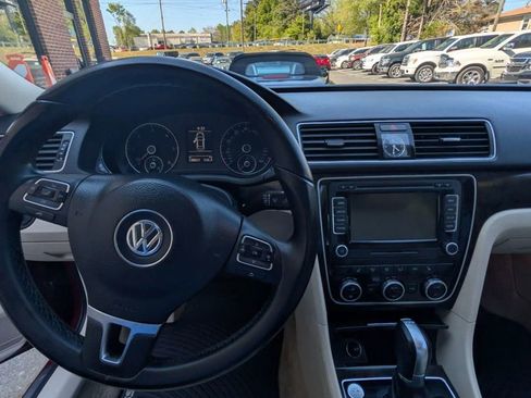 Used 2015 Volkswagen Passat TDI SEL Premium image 4