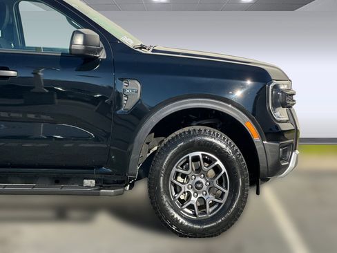 Used 2024 Ford Ranger XLT w/ FX4 Off-Road Package image 18