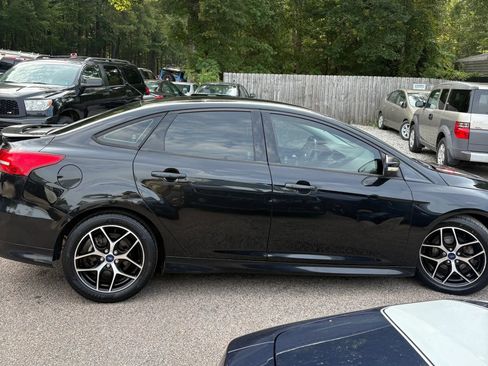 Used 2015 Ford Focus SE w/ SE Sport Package FWD image 7