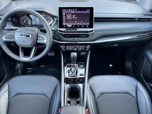 New 2026 Jeep Compass Latitude w/ Sun and Sound Group image 13