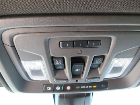Used 2023 GMC Sierra 3500 Denali w/ Denali Black Diamond Edition AWD/4WD image 31