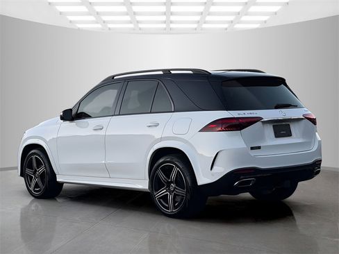 Used 2024 Mercedes-Benz GLE 450e 4MATIC w/ AMG Line Exterior image 3