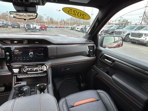 Certified 2025 GMC Sierra 1500 AT4 w/ AT4 Premium Package image 28