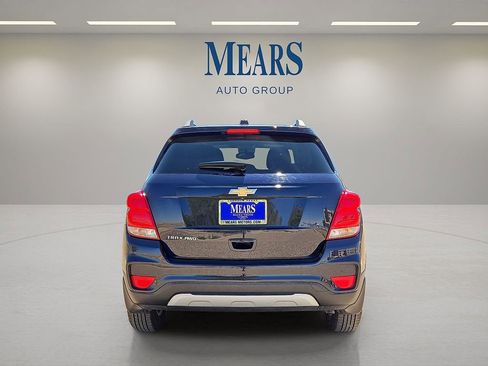 Used 2021 Chevrolet Trax LT w/ LT Convenience Package image 4